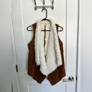 Freeway Brown Faux Suede Vest with White Fuzzy Interior, Size Medium